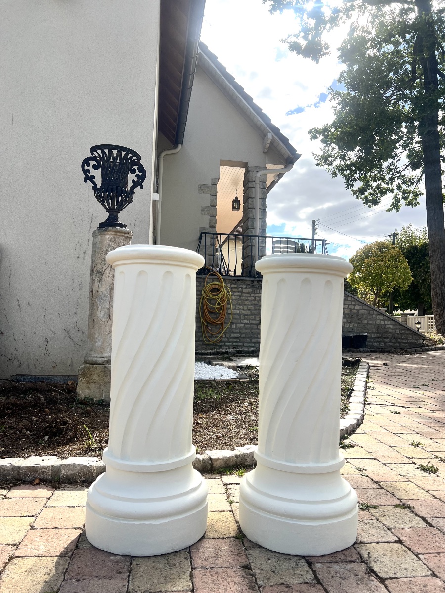 Paire de colonne ou selette en terre cuite de Gossin à paris