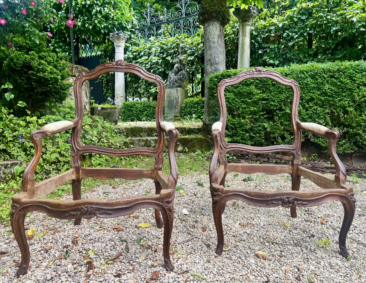 Paire de fauteuils Louis XV en noyer, estampillés Nadal – XVIIIe siècle-photo-1