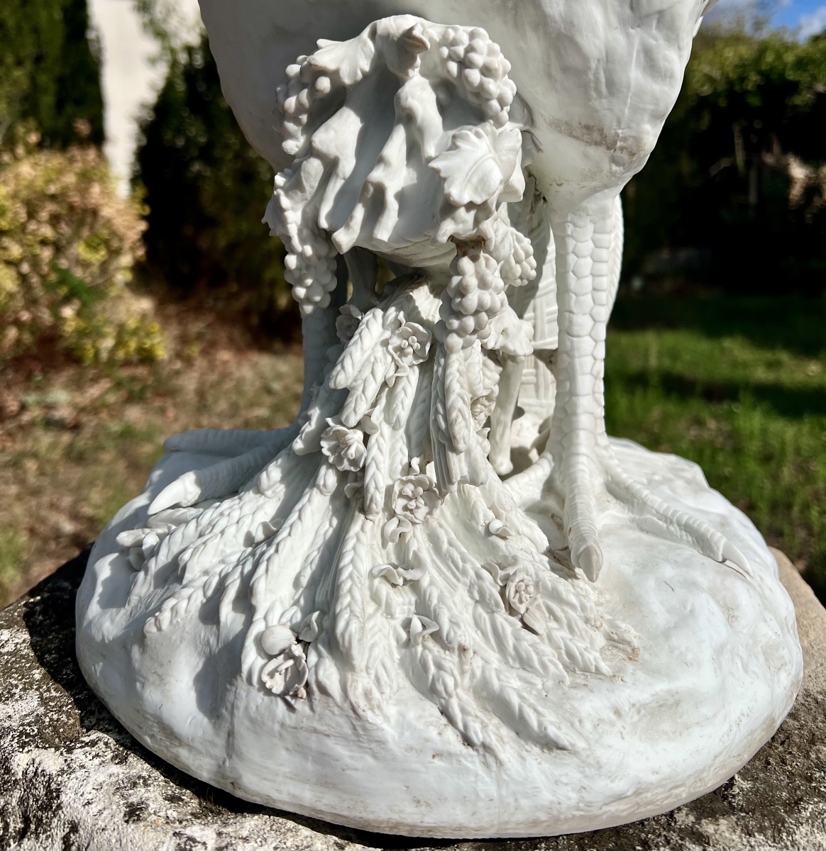 Coq Porcelain Rooster Standing On A Wicker Basket Adorned With Fruit-photo-6