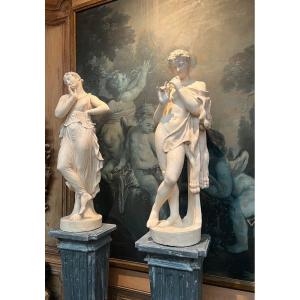 Sculpture En Platre De Venus Et Le Flûtiste 