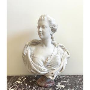 Important Italian Bust In White Carrara Marble Depicting A Young Woman – Early 19th Century
