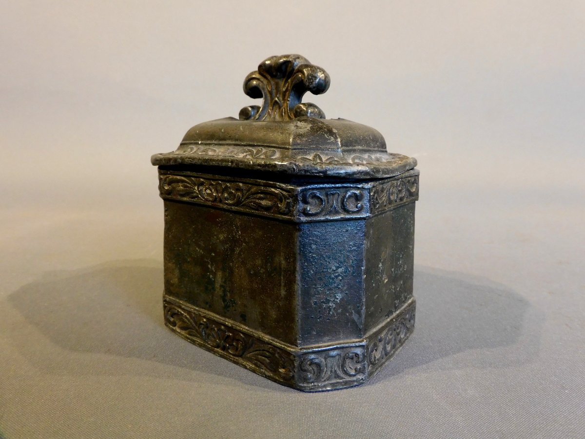 18th Century Lead Tobacco Jar -photo-3