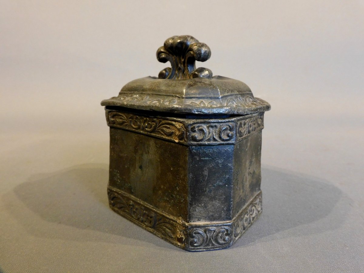 18th Century Lead Tobacco Jar -photo-1