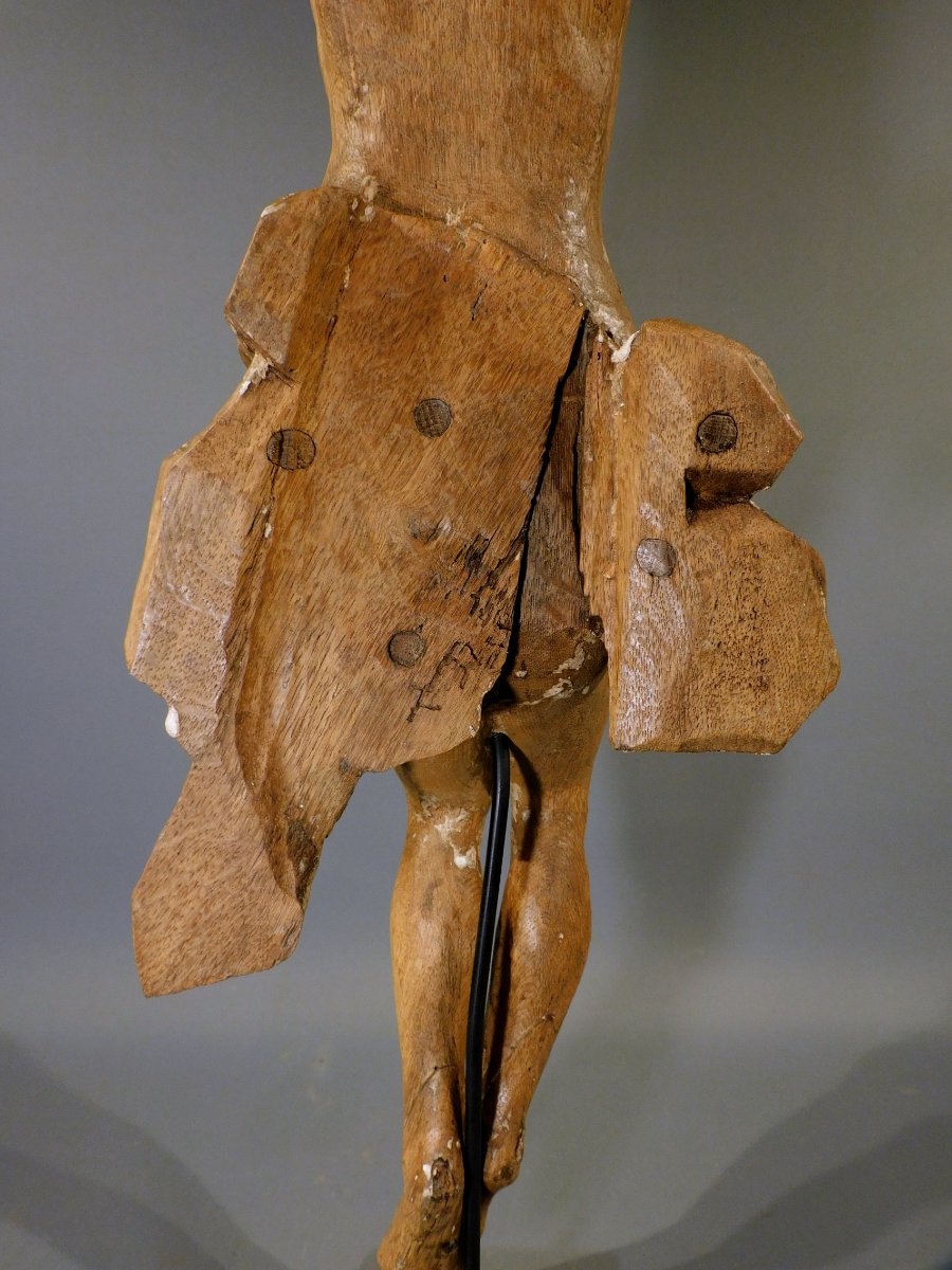 17th-century Carved Wooden Figure Of Christ-photo-8