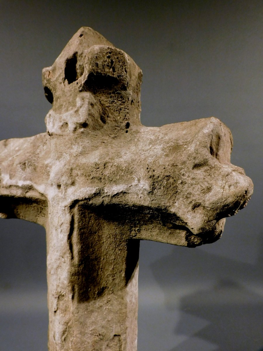 Stone Gravel Cross Depicting Christ, 15th–16th Century, High Gothic Period-photo-2