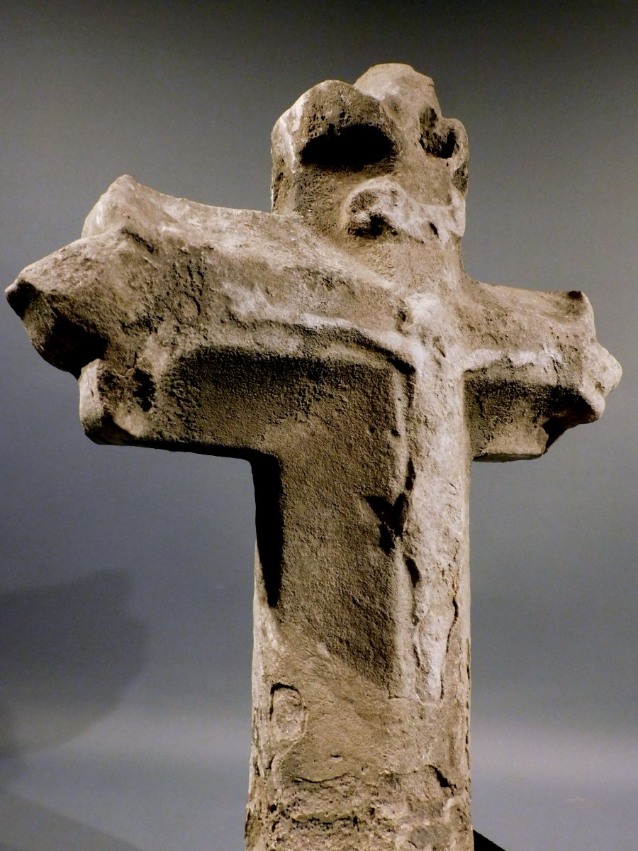 Stone Gravel Cross Depicting Christ, 15th–16th Century, High Gothic Period-photo-3