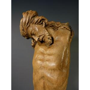 Christ en bois sculpté 17eme siécle
