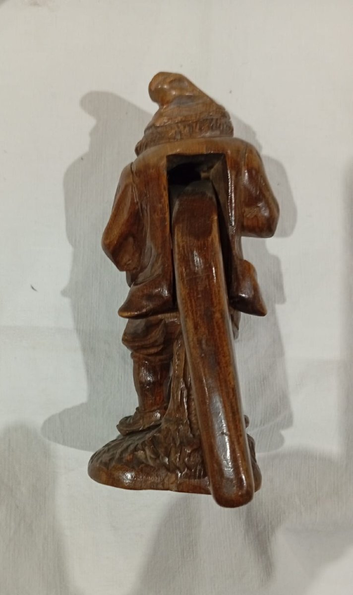 19th-century Walnut Nutcracker, Depicting A Folk/popular Character-photo-3