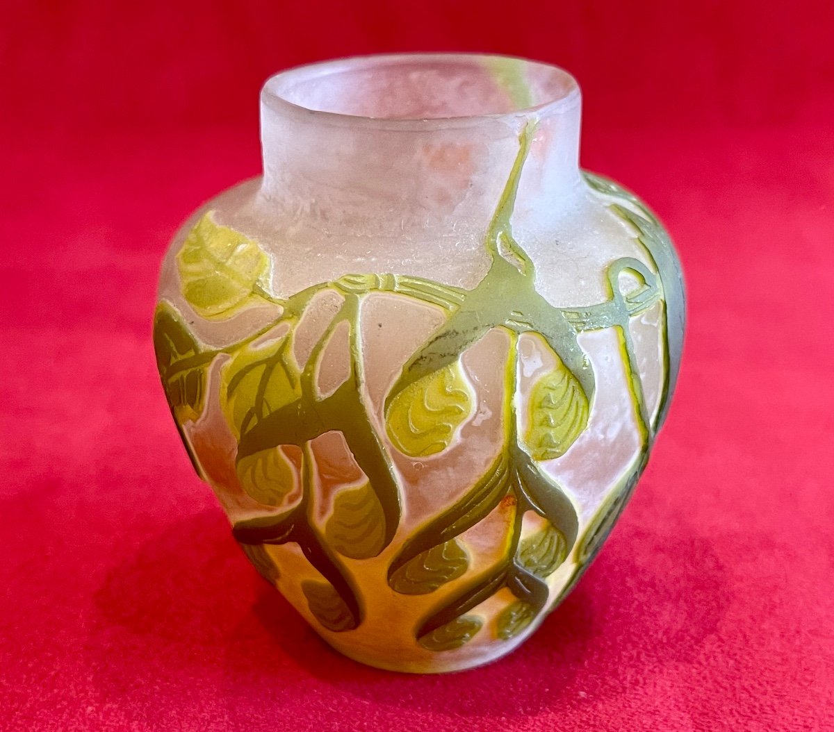E. Galle - Small Vase With Foliage Decor-photo-1