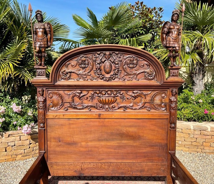 Exceptional Renaissance Style Carved Walnut Bed-photo-4