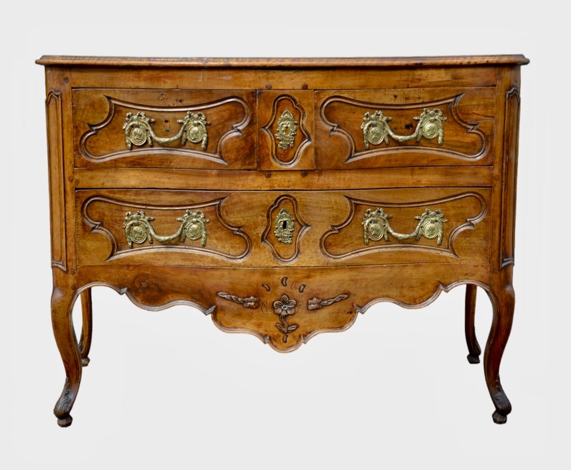 18th Century - Louis XV Period Walnut Chest Of Drawers