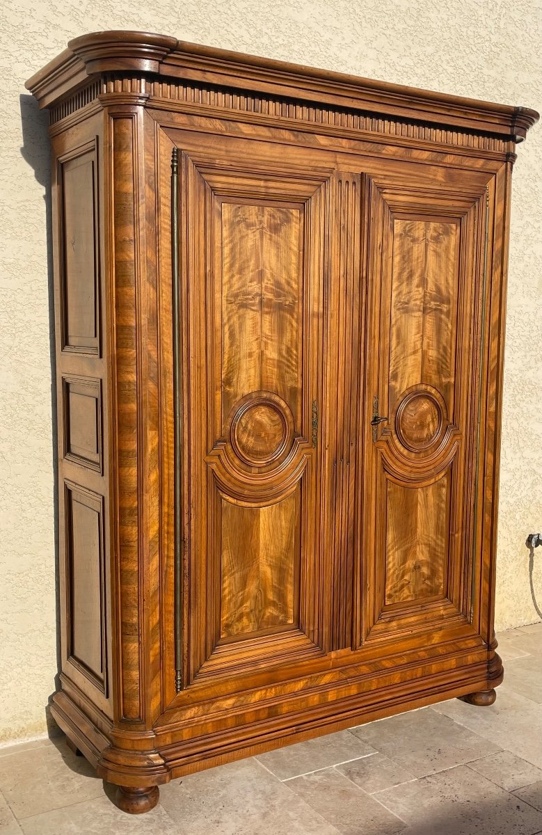 Alsatian Walnut Wardrobe-photo-3