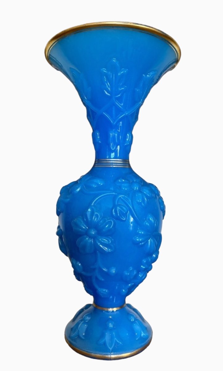 Baccarat - Opaline Vase 
