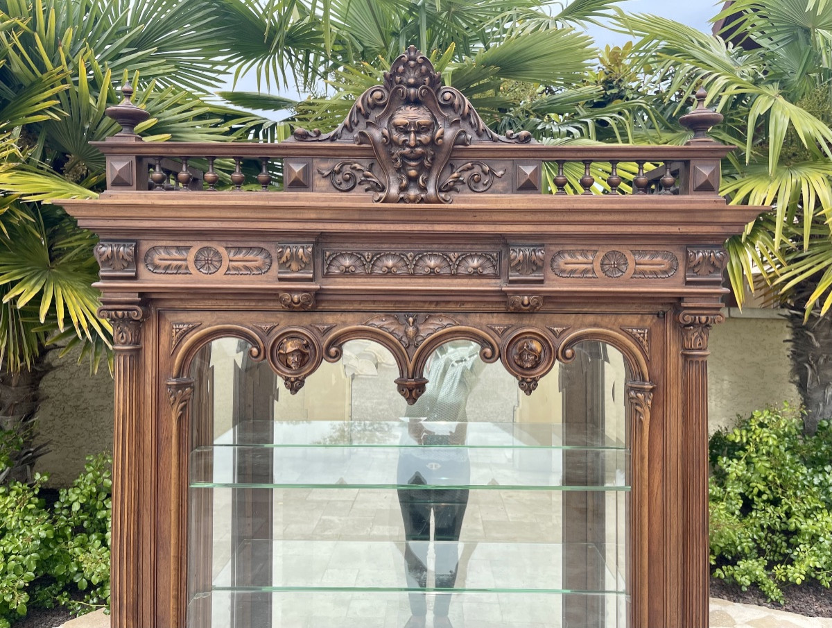M. CRUYEN - Vitrine en Noyer Renaissance-photo-3