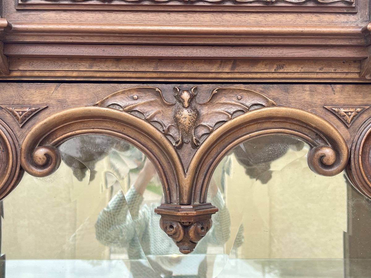 M. CRUYEN - Vitrine en Noyer Renaissance-photo-3