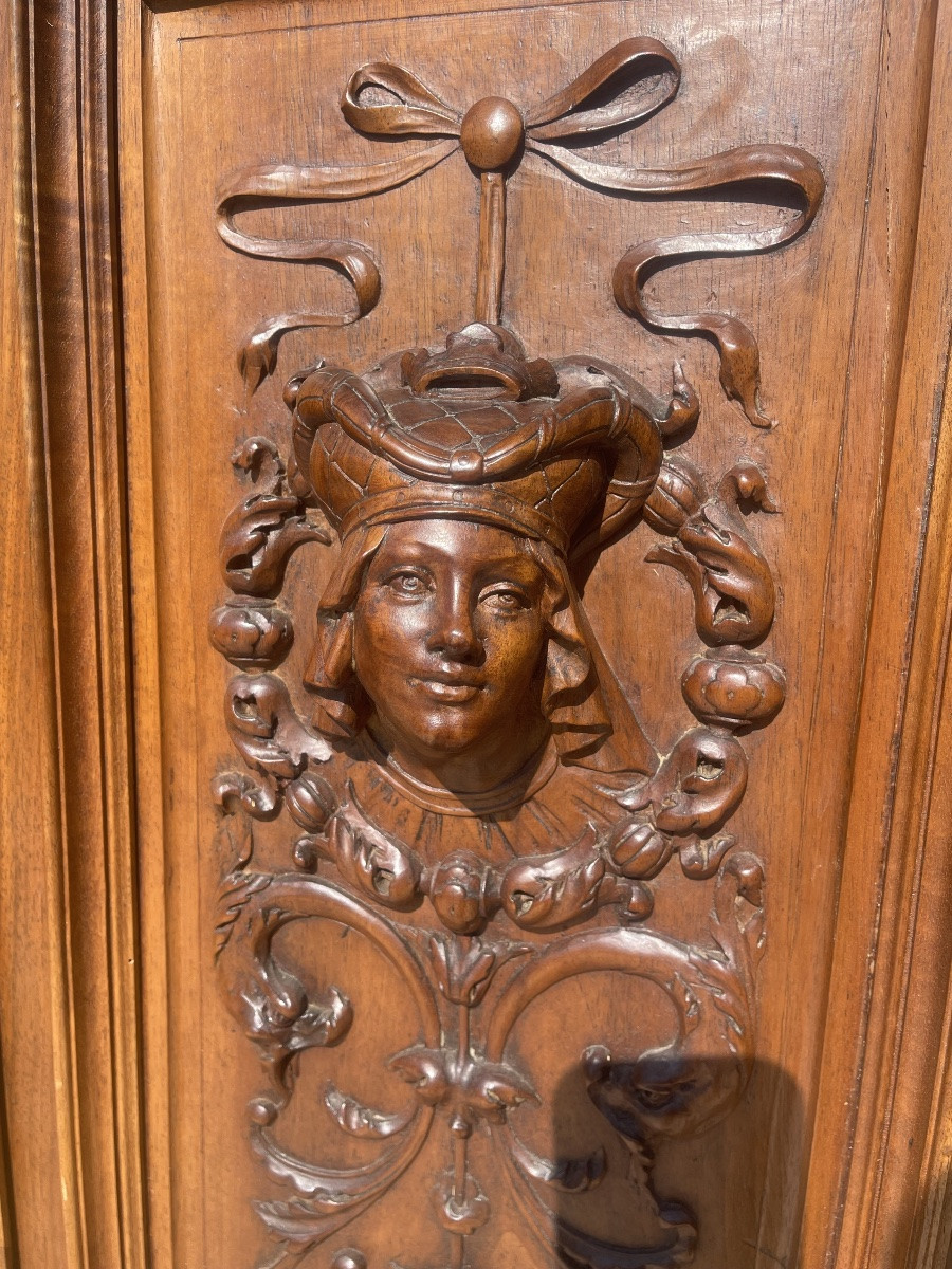 Buffet Renaissance en noyer sculpté -photo-3