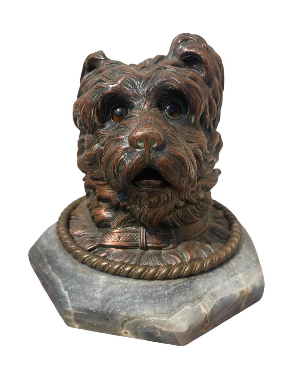 Encrier en Bronze, Tête de Yorkshire