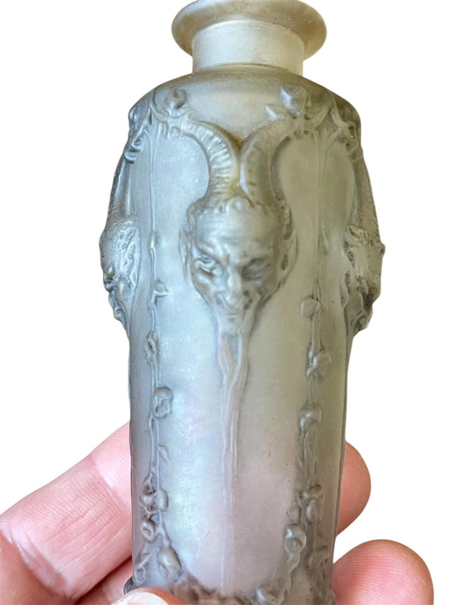 LALIQUE - Flacon Pan ou 4 Têtes de Faunes -photo-3