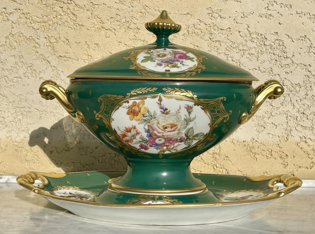 Limoges - Porcelain Tureen And Display Stand -photo-2