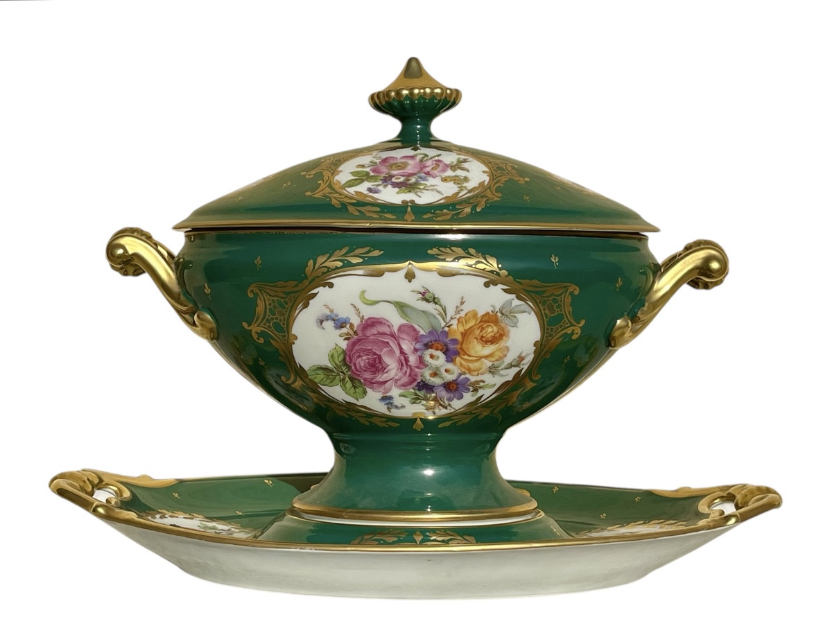 Limoges - Porcelain Tureen And Display Stand 