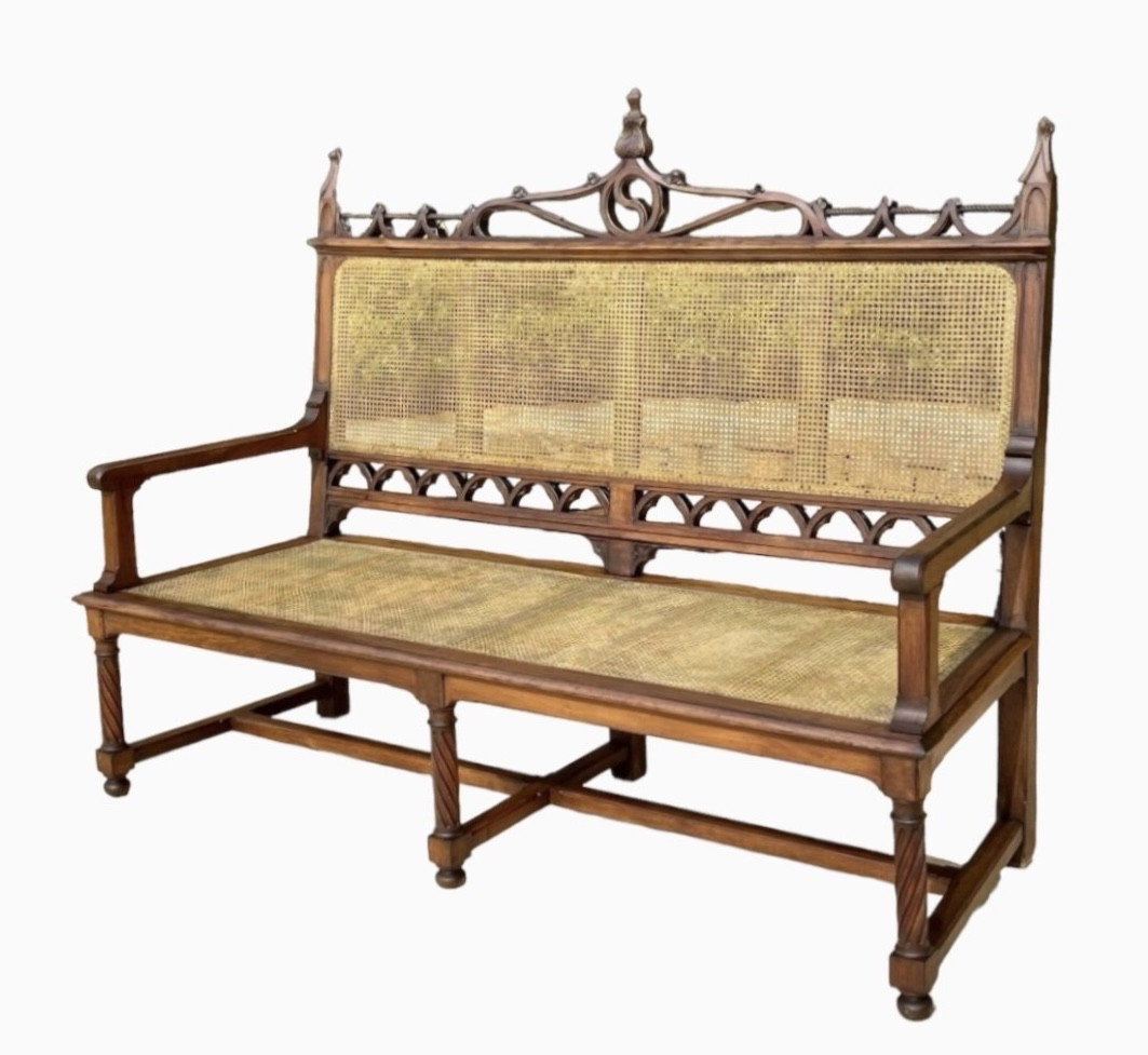 Banc Gothique en Noyer et Cannage 