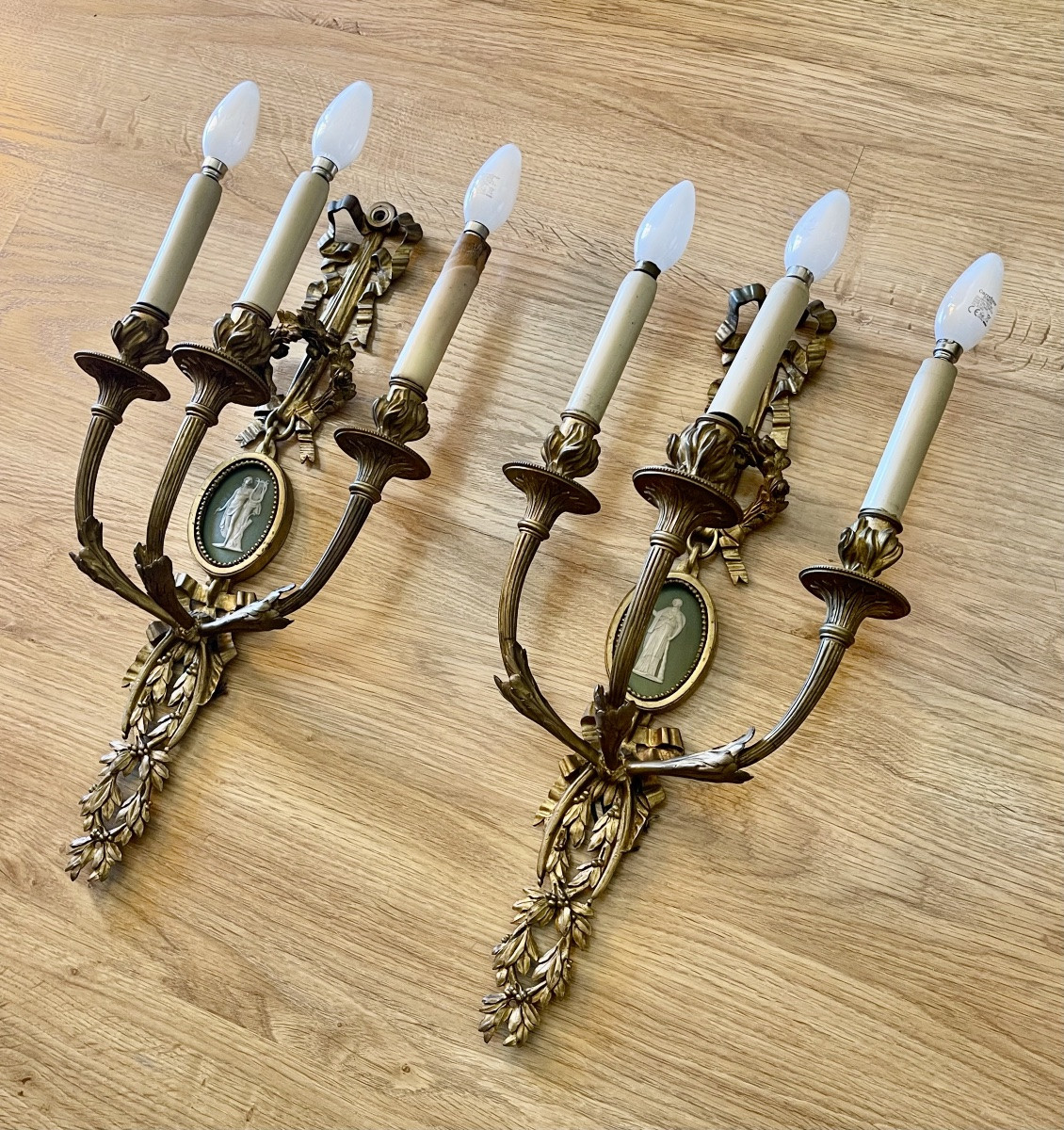 Alfred BEURDELEY - Paire d’appliques Style Louis XVI -photo-2