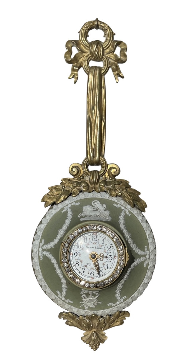 Small Cartel/small Wall Clock In Wedgwood 