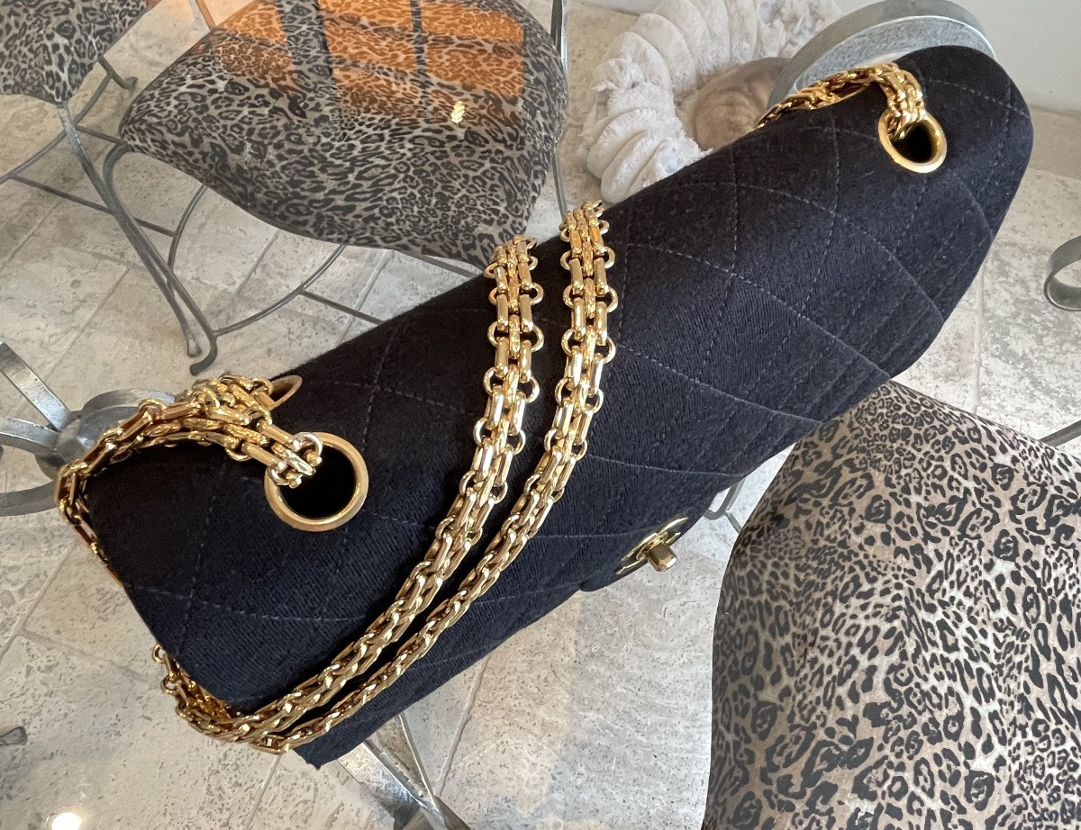Chanel - Vintage Timeless Bag Black -photo-4