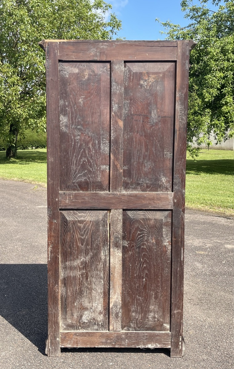 Gothic-style Carved Display Case-photo-8