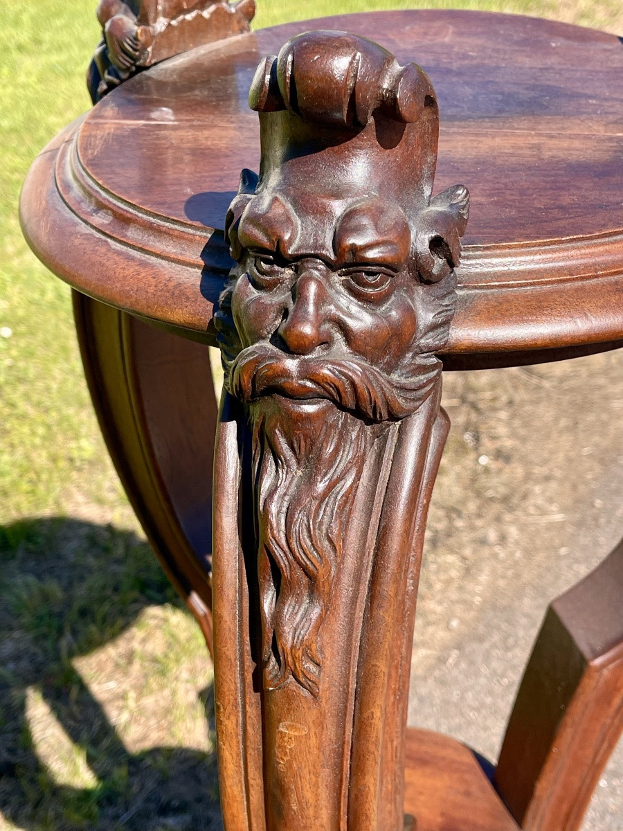 Renaissance-style Walnut Sellette-photo-1