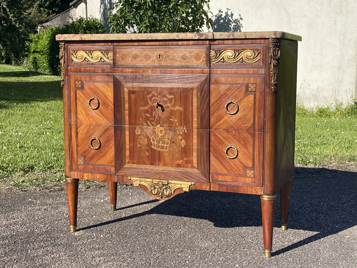 Commode de style Louis XVI 