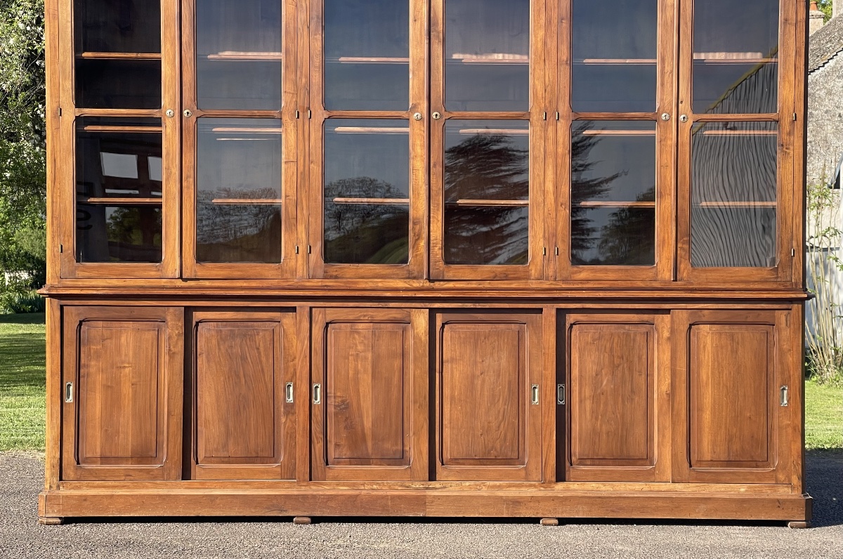 12-door Castle Library-photo-4