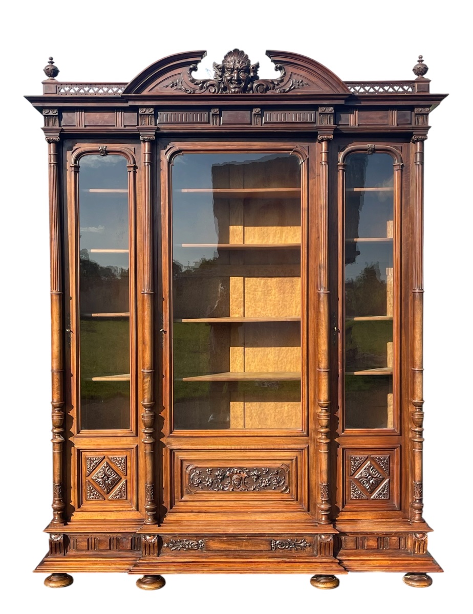 Bibliothèque ou Vitrine en Noyer Style Renaissance 