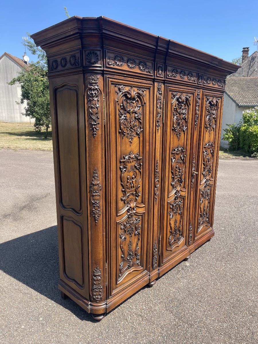 Liège-style Walnut Cabinet -photo-2