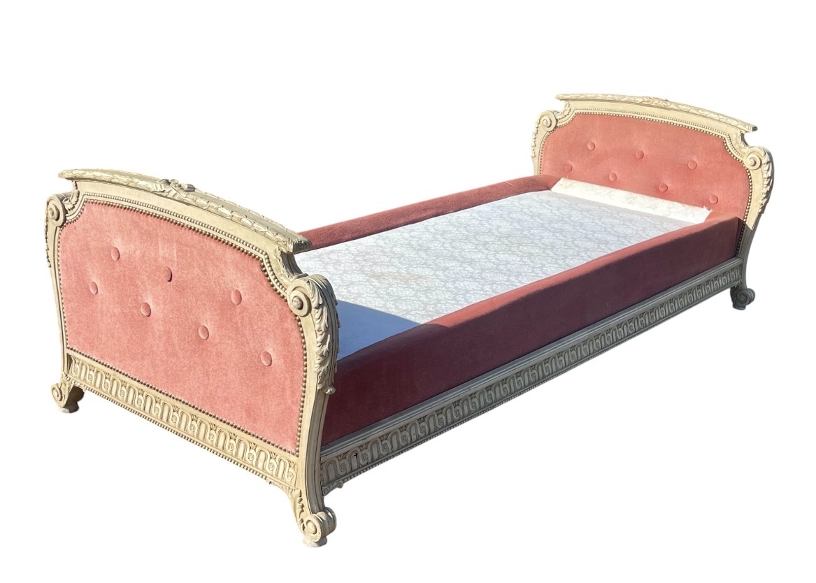 Small Transition Louis XV/louis XVI Style Bed