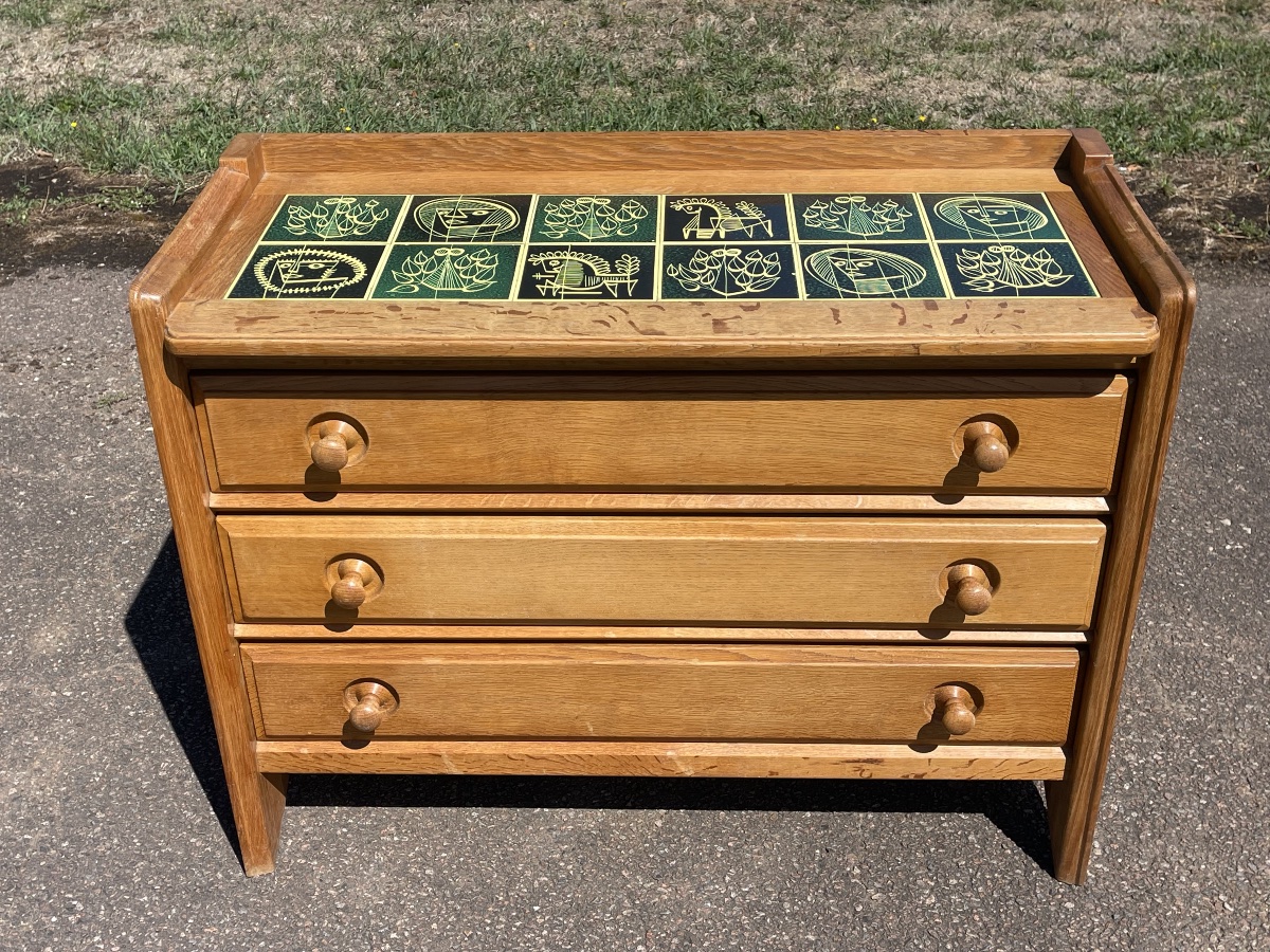 Guillerme And Chambron - Chest Of Drawers And Green Ceramics -photo-3