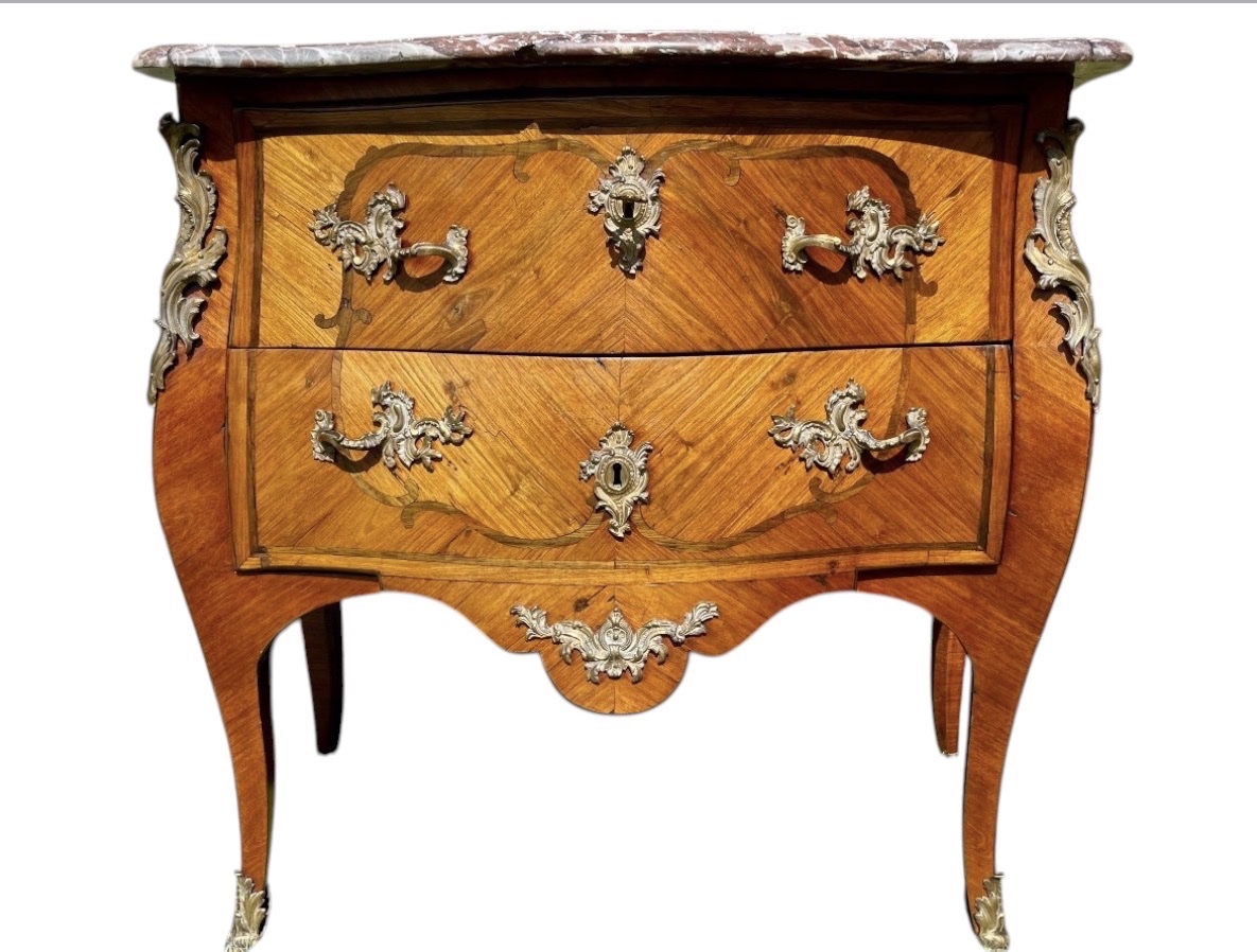 Charles CHEVALLIER - Commode Louis XV en Marqueterie