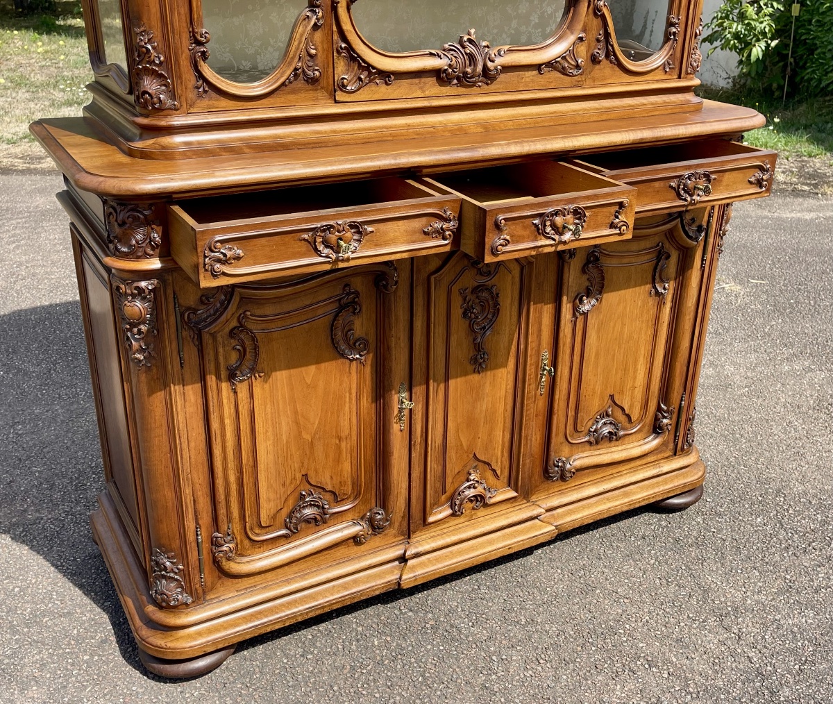 Buffet Vitrine en Noyer Style Louis XV-photo-4