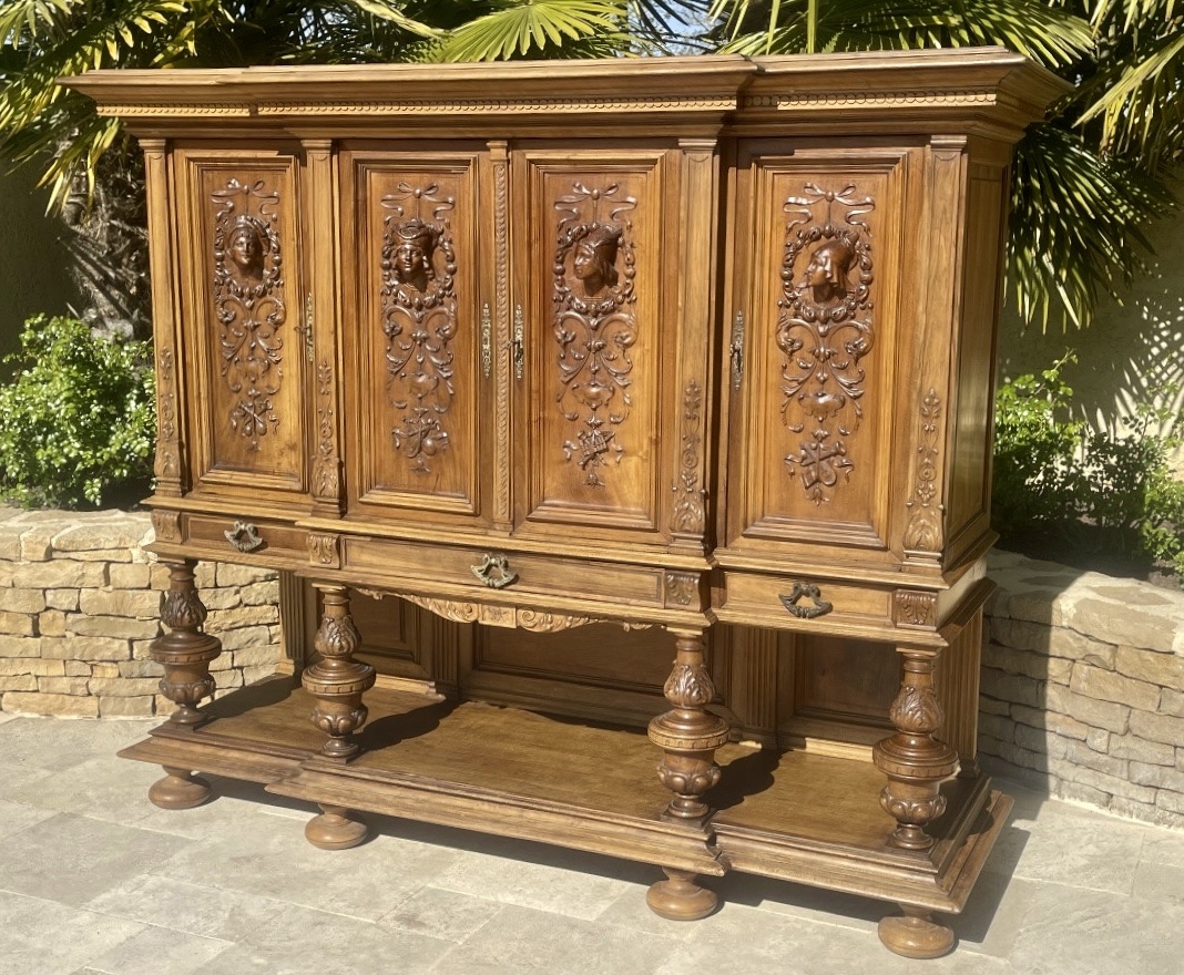 Jean-Paul MAZAROZ - Buffet en Noyer Style Renaissance -photo-5
