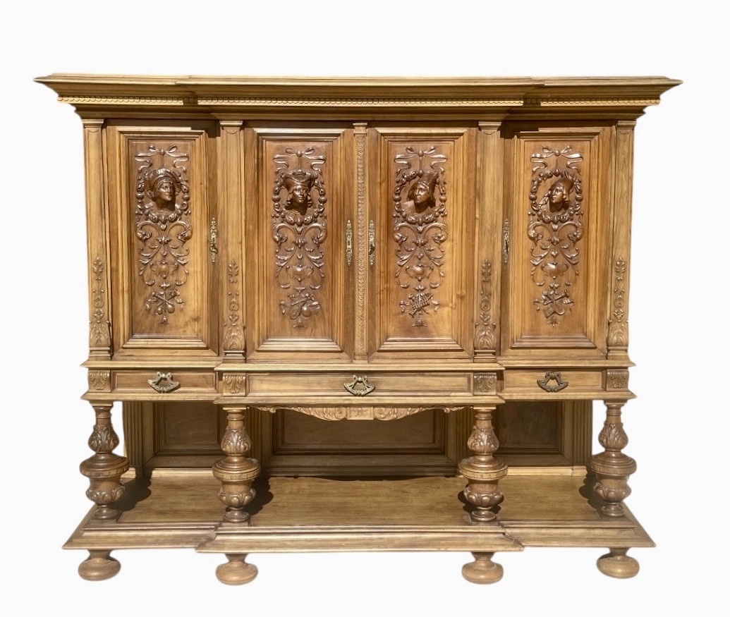 Jean-Paul MAZAROZ - Buffet en Noyer Style Renaissance 