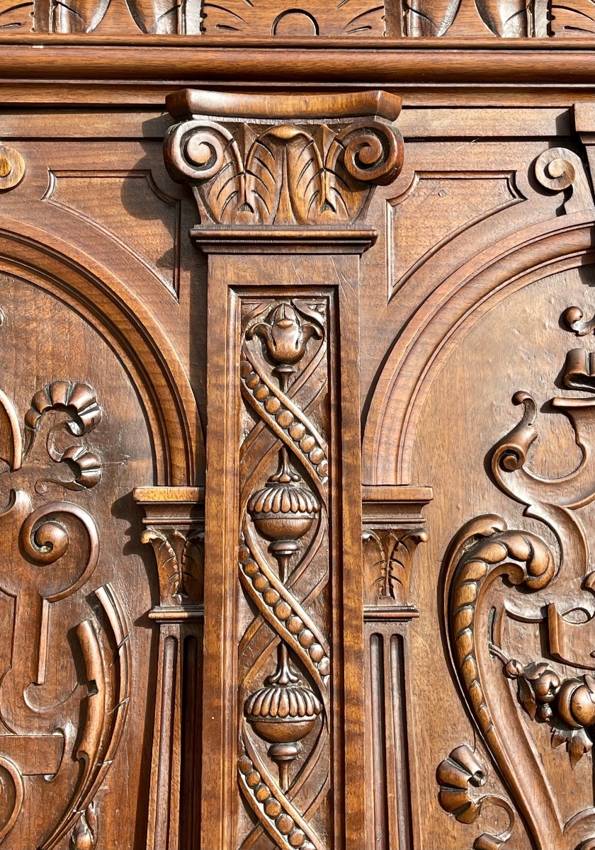 Maison KRIEGER - Buffet en Noyer Style Renaissance -photo-1