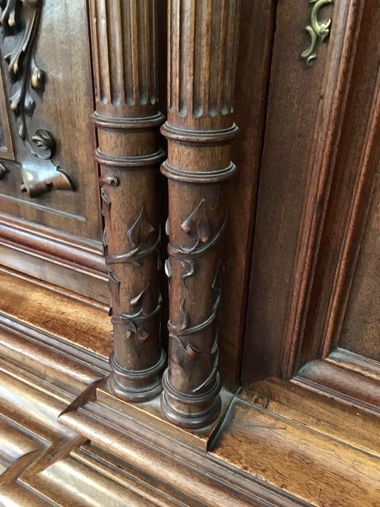 Renaissance Style Walnut Bookcase-photo-7