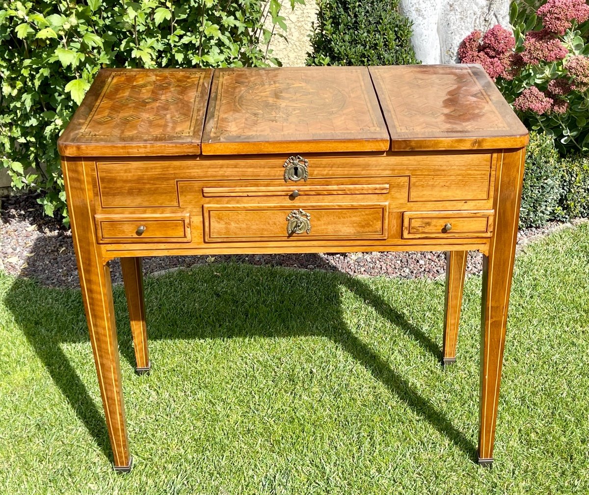 18th Century - Louis XVI Period Marquetry Dressing Table - Directory