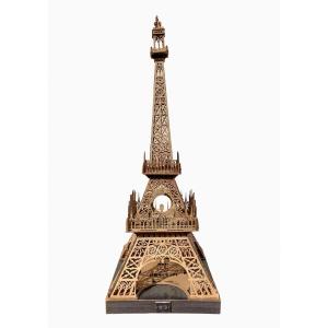 E. PERNES - Maquette / Modèle réduit en Bois de La Tour Eiffel, 1931