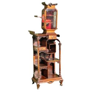 PERRET & VIBERT - Vitrine Sculptée 