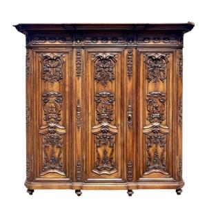 Armoire Liégeoise en Noyer