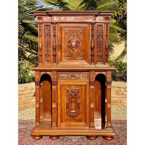 Cabinet en Noyer avec Incrustations de Marbre Style Renaissance