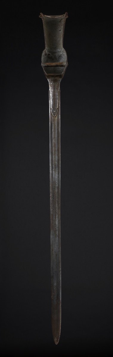 Indian Pata Gauntlet Sword-photo-1