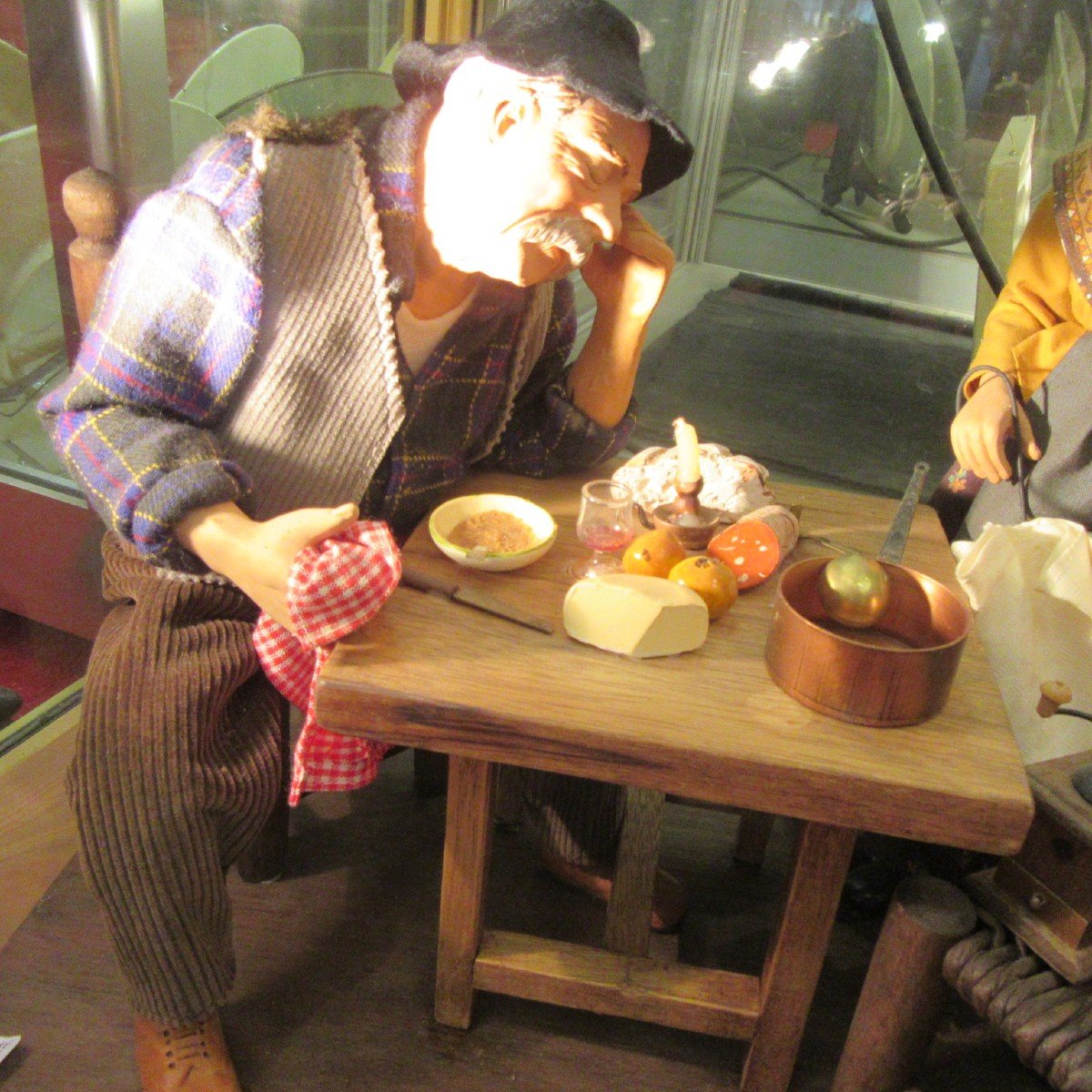 Couple Of Santons Of Provence Dressed And Staged-photo-2