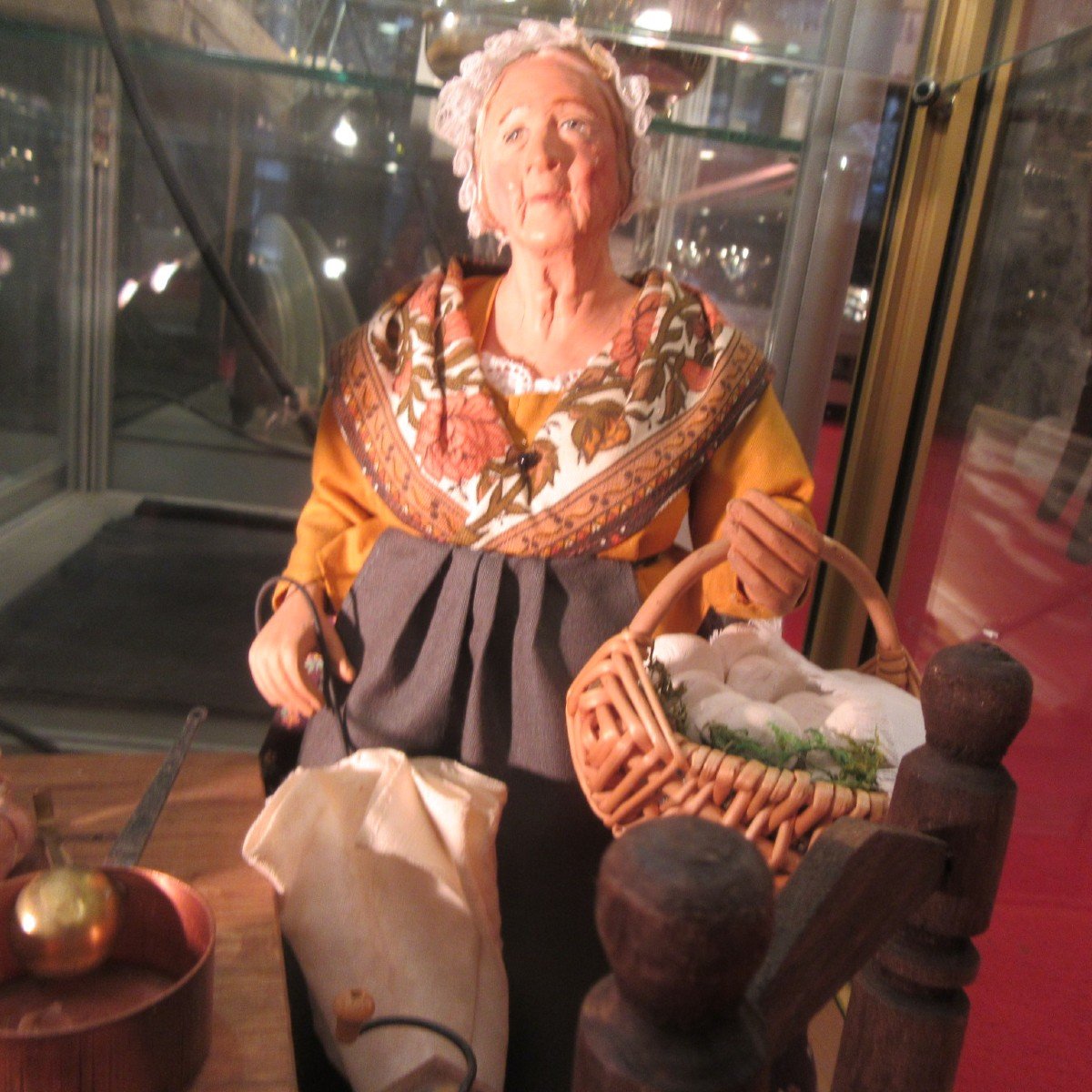 Couple Of Santons Of Provence Dressed And Staged-photo-3